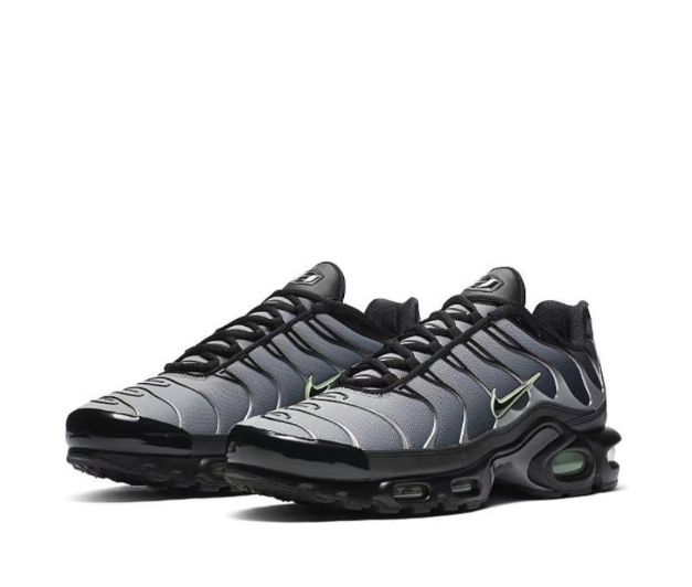 Nike Air Max Plus Black Particle Grey Vapour Green